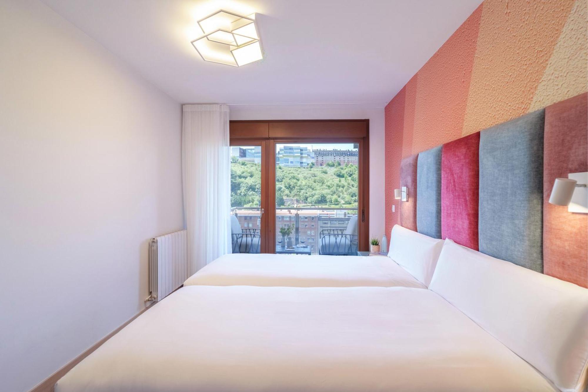 Spirit Apartamentos Atxuri Bilbao Exterior foto
